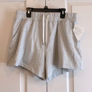 Mellow-In High rise short 4.5”